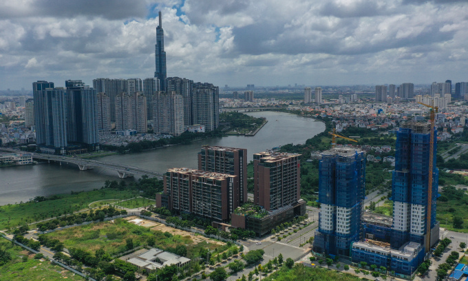 HCMC real estate suffers negative growth in H1